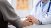 Cancer mal diagnostiqué : une Britannique de 19 ans meurt d'une tumeur de 4,5 kg