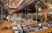 Coutances : une bibliothèque antifasciste collaborative ouvre