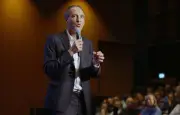 Glucksmann remporte la primaire de la gauche dès le premier tour