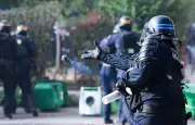 Grenade de désencerclement : le débat relancé après le drame de Lens
