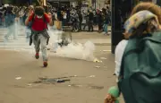 Grenades assourdissantes : suspension pour les lycéens