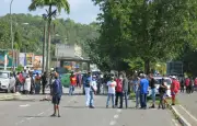 Guadeloupe : six policiers blessés lors de nouvelles tensions