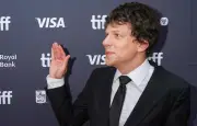 Jesse Eisenberg : Julianne Moore a changé sa vision du métier d'acteur