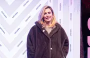 Julie Gayet dévastée après la mort de Delphine Paul, cofondatrice de Sœurs Jumelles