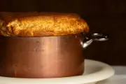 La recette du soufflé au comté de Laëtitia Visse, cheffe à Marseille