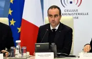 Lecornu reçoit les syndicats, lycéens non invités