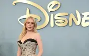 Lindsay Lohan célèbre le 3 octobre et les jumelles d'À nous quatre
