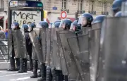 Maintien de l'ordre : le général Mahlet défend la doctrine face aux critiques
