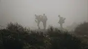 Mère abandonne ses enfants dans le brouillard pour atteindre un sommet en Pologne