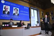 Nobel de chimie : la chiralité expliquée par Henri Kagan et Kenso Soai