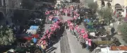 Octobre rose : un nœud humain rose à Bagnols-sur-Cèze