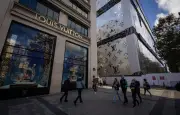 Paris confie à Louis Vuitton la rénovation de deux rues, débat au Conseil