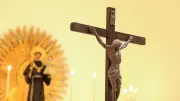 Équateur : un prêtre meurt écrasé par un crucifix pendant une messe