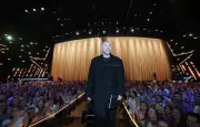 Star Academy : Mosimann ému aux larmes par la reprise de Louis par Isabella