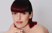 Superbus : Jennifer Ayache se livre sur la scène et ses reprises
