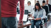 Université de Bordeaux : un prof suspendu après avoir regardé du porno en cours