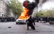 Violences en France : 1.200 interpellations, Darmanin et Vance réagissent