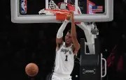 Wembanyama et les Spurs écrasent Sacramento en préparation