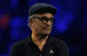 Yannick Noah partage un moment avec les patients d'un centre de rééducation